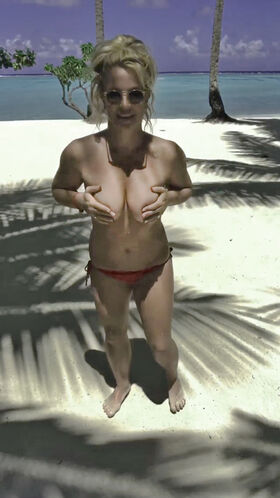Britney Spears Nude Leaks OnlyFans Photo 617