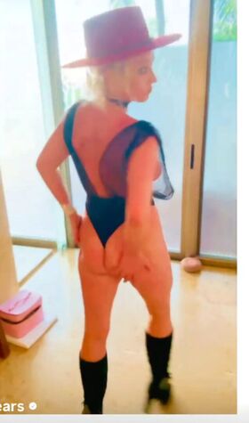 Britney Spears Фото просочення OnlyFans (оголене) 1720
