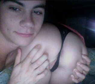 Britt Robertson Nude Leaks OnlyFans Photo 3