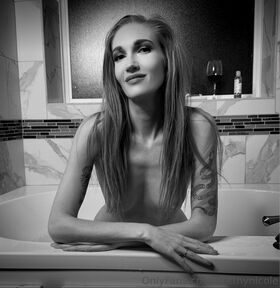 Brittny Nicole Nude Leaks OnlyFans Photo 21