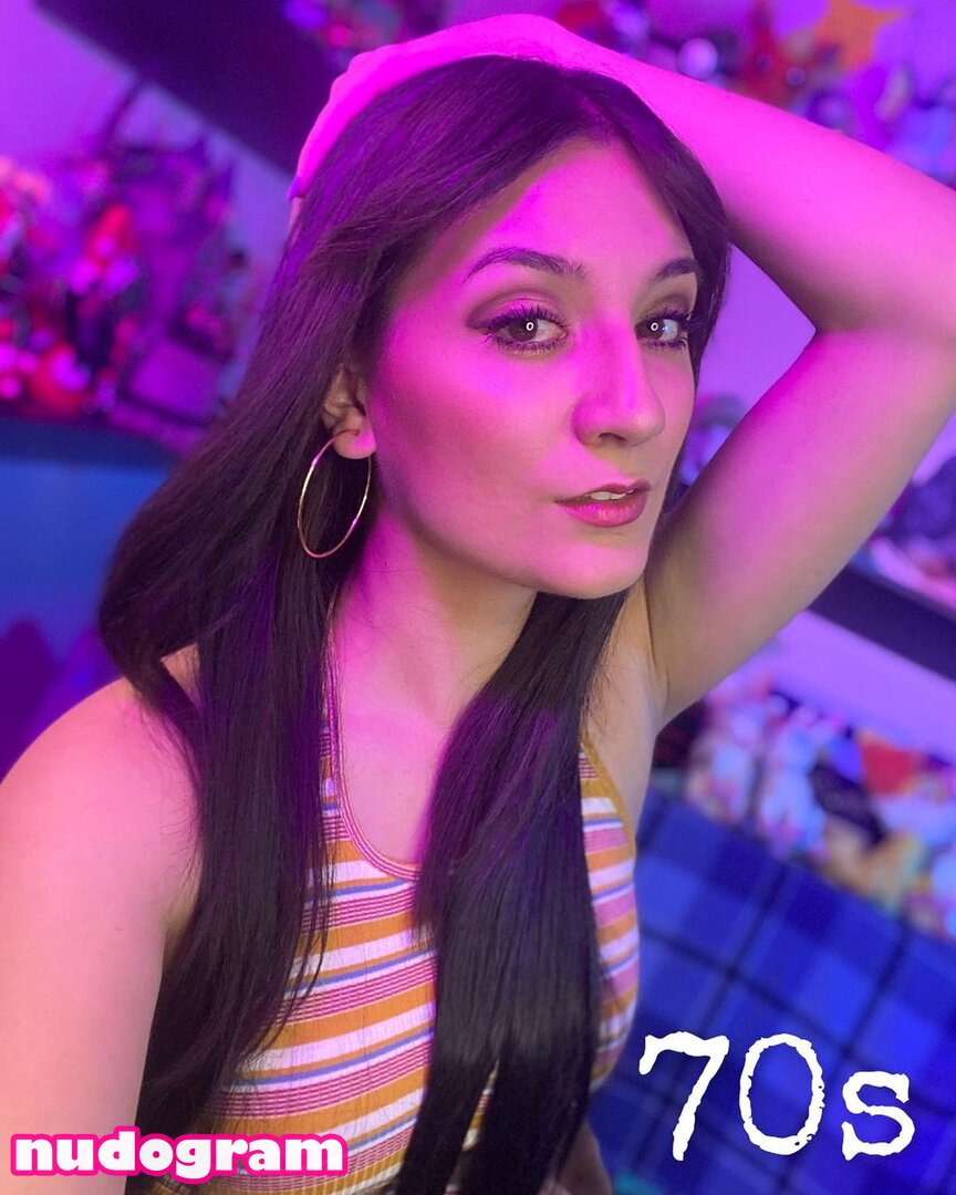 Anna Brisbin  Brizzy Voices  brizzysee  brizzyvoices Гола изтичане  OnlyFans снимка 13 - Nudogram v2.1