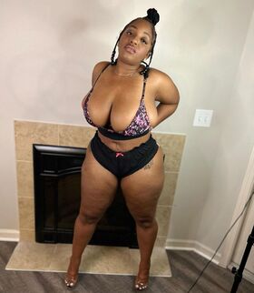brownbodii Nude Leaks OnlyFans Photo 1