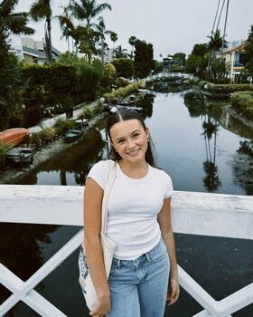 Cailey Fleming Nahé uniklé OnlyFans foto 7