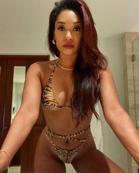 Candice Patton Nude Leaks OnlyFans Photo 4