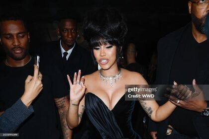 Cardi B Naakte Leaks OnlyFans Foto 381