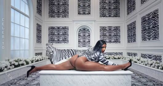 Cardi B Foto trapelata OnlyFans nuda 704