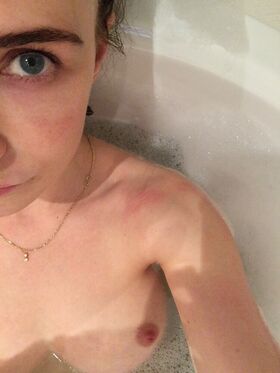 Carice Van Houten Nude Leaks OnlyFans Photo 16