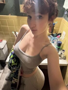 Carly Mariss Procurena gola OnlyFans fotografija 2