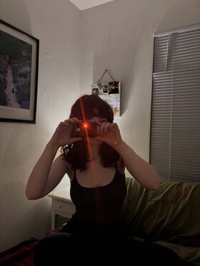 Carly Mariss Procurena gola OnlyFans fotografija 10