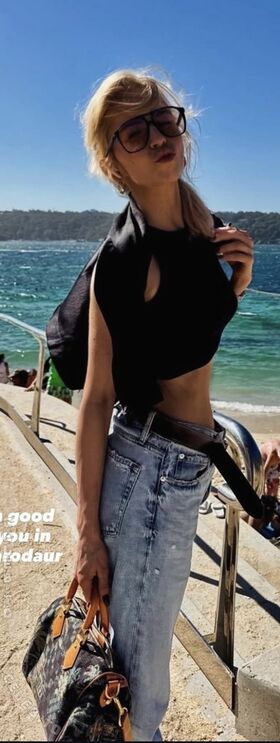 Caro Daur Foto trapelata OnlyFans nuda 425