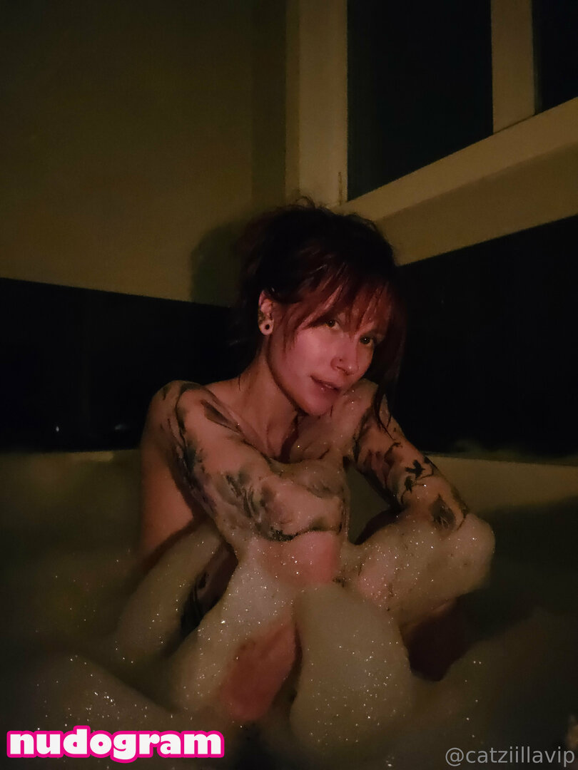 Catziilla  catzii  cptamaziing  thecatziilla Гола изтичане OnlyFans  снимка 411 - Nudogram v2.1