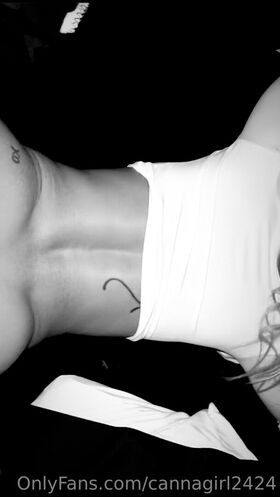 Ccmoana Procurena gola OnlyFans fotografija 80