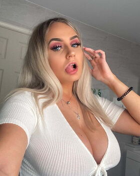 Cerys Lilly Nude Leaks OnlyFans Photo 31