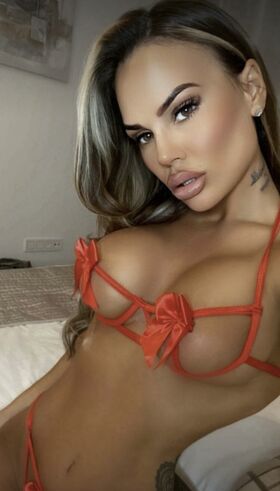 Chantelle Connelly Nude Leaks OnlyFans Photo 39