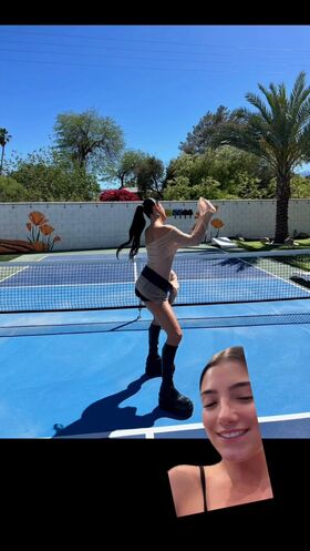 Charli D'Amelio Nahé uniklé OnlyFans foto 2187