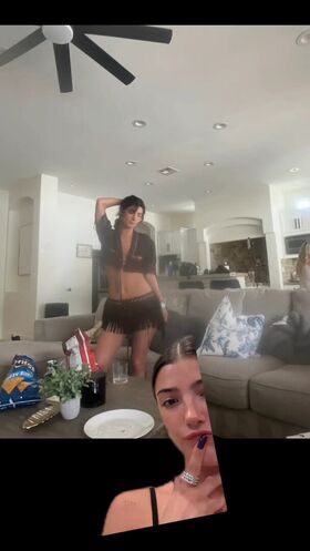 Charli D'Amelio Nahé uniklé OnlyFans foto 2189