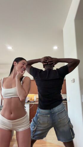 Charli D'Amelio Nahé uniklé OnlyFans foto 2196