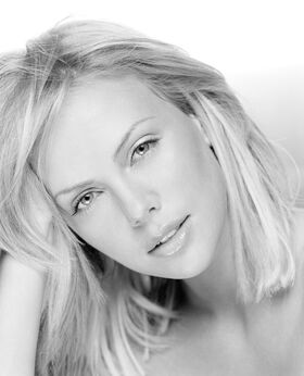 Charlize Theron Nude Leaks OnlyFans Photo 104