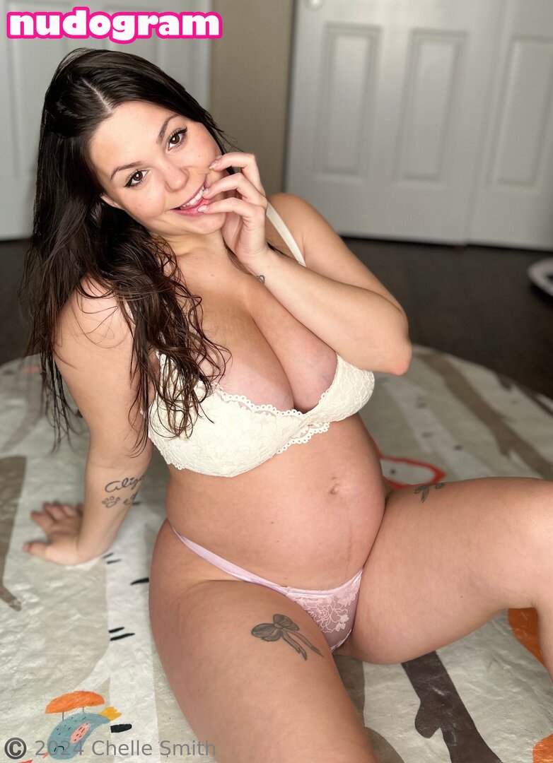 Chelle Smith explicit content