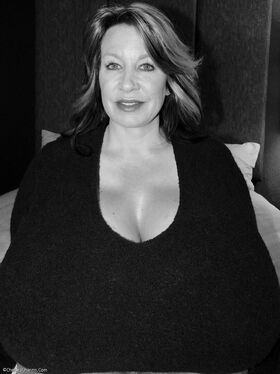 Chelsea Charms Nude Leaks OnlyFans Photo 92