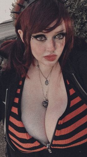 Cherrygrave666 Nude Leaks OnlyFans Photo 15