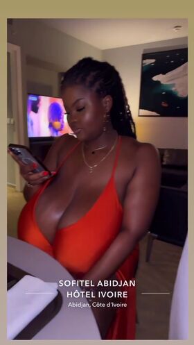 Chioma Lovv Nude Leaks OnlyFans Photo 5