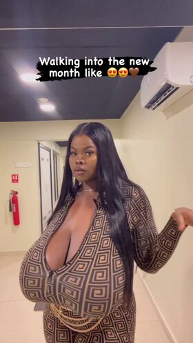 Chioma Lovv Nude Leaks OnlyFans Photo 30