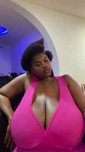 Chioma Lovv Nude Leaks OnlyFans Photo 125
