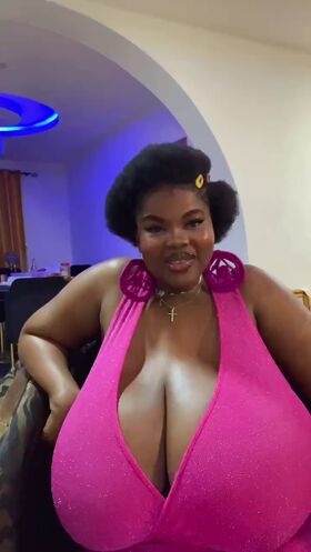 Chioma Lovv Nude Leaks OnlyFans Photo 126