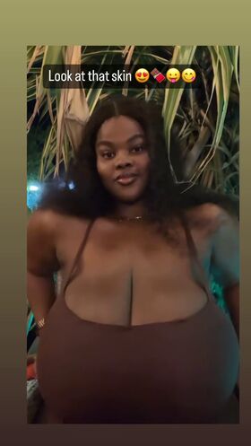 Chioma Lovv Nude Leaks OnlyFans Photo 128