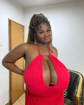 Chioma Lovv Nude Leaks OnlyFans Photo 146