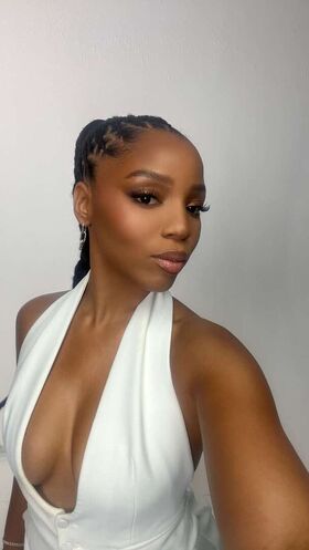 Chloe Bailey 裸露泄露OnlyFans照片 28