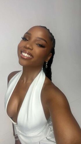 Chloe Bailey 裸露泄露OnlyFans照片 31