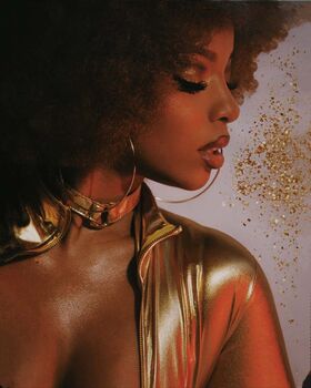 Chloe Bailey Гола изтичане OnlyFans снимка 81