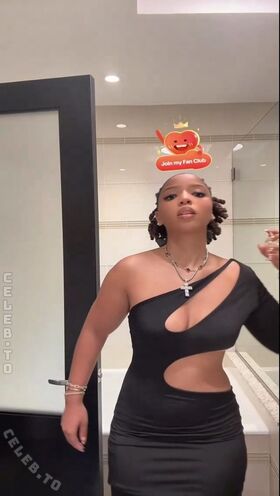 Chloe Bailey Гола изтичане OnlyFans снимка 90