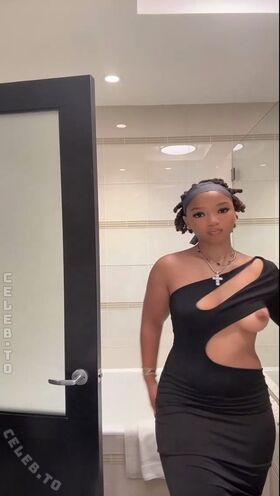 Chloe Bailey Гола изтичане OnlyFans снимка 92