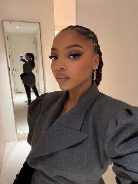 Chloe Bailey Гола изтичане OnlyFans снимка 101