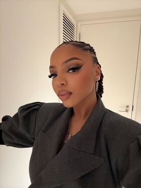 Chloe Bailey Гола изтичане OnlyFans снимка 104