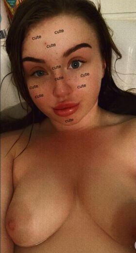 Chloe Harness Nude Leaks OnlyFans Photo 1