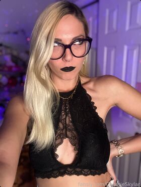 Christie Skylar Nude Leaks OnlyFans Photo 26