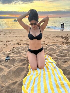 Christina Vee Valenzuela Nude Leaks OnlyFans Photo 8