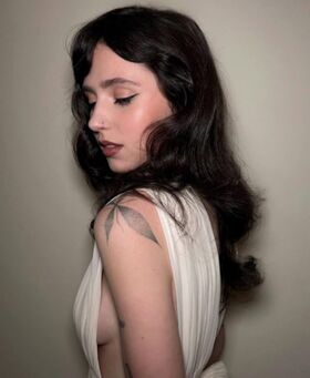 Clairo Nøgne lækkede OnlyFans foto 103