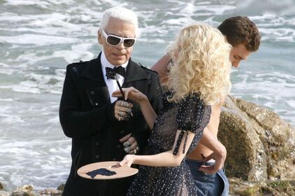 Claudia Schiffer Гола изтичане OnlyFans снимка 92