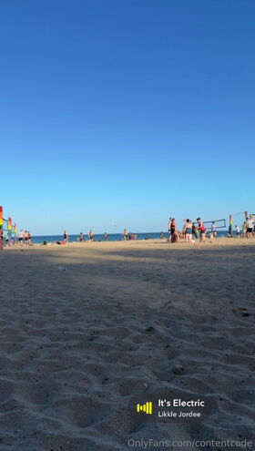 contentcode Fotografie scursă ilegal OnlyFans dezbrăcată 7