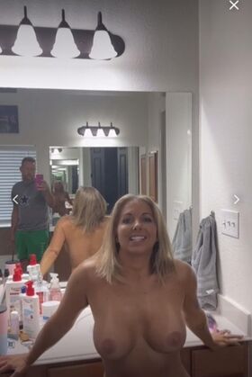 Courtney Ann Nude Leaks OnlyFans Photo 24
