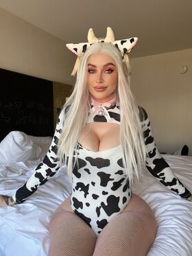 Cow Maid & Cow Bikini Cosplay Nude Leaks OnlyFans Photo 23
