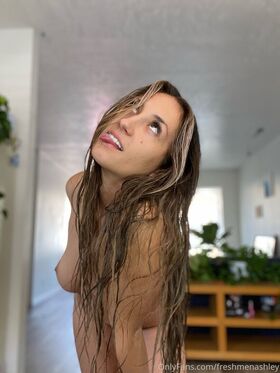 Cumsistant Nude Leaks OnlyFans Photo 9