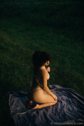 curlywiktoria Nude Leaks OnlyFans Photo 156