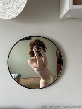 curlywiktoria Nude Leaks OnlyFans Photo 324