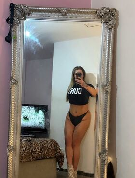 Curvyharps Nøgne lækkede OnlyFans foto 5